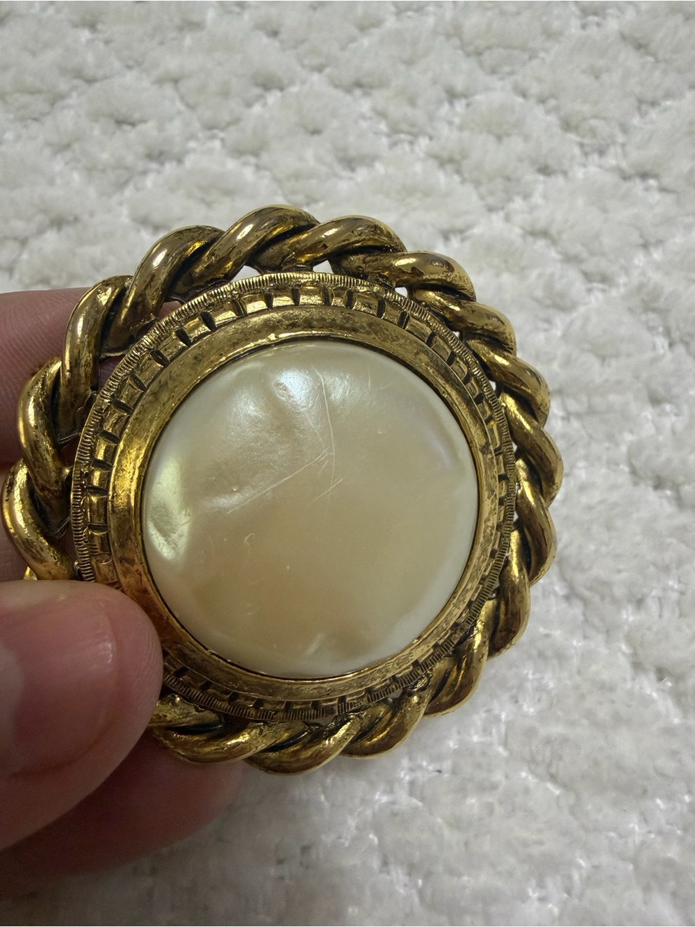 Vintage Signed GJD Ginnie Johansen Large Raised Faux Pearl Brooch Pin - Picture 8 of 8